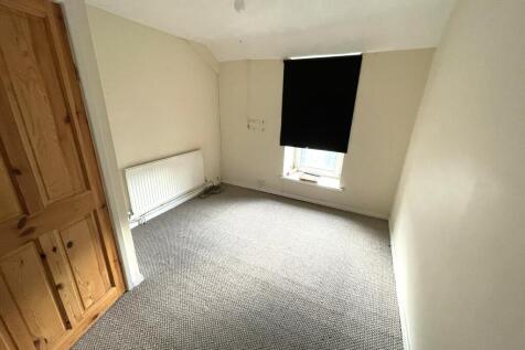 Bedroom 2.JPG