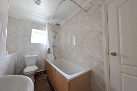 FLAT BATHROOM