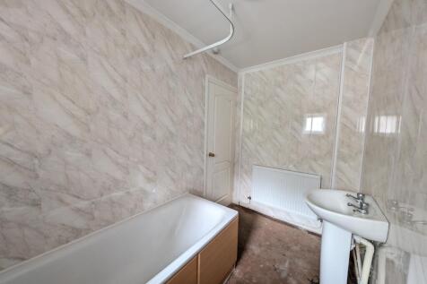 FLAT BATHROOM