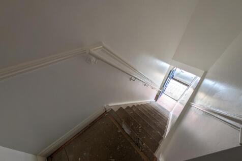 FLAT STAIRS