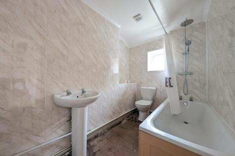FLAT BATHROOM