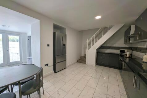 Kitchen b