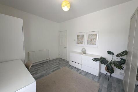 Bedroom 1b