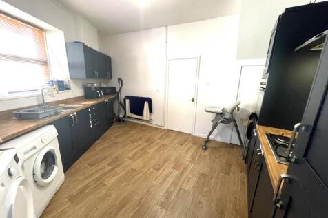 Kitchen  1.JPG