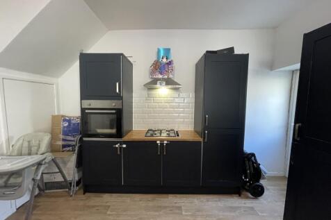Kitchen 4.JPG