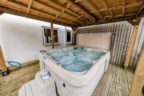Hot tub