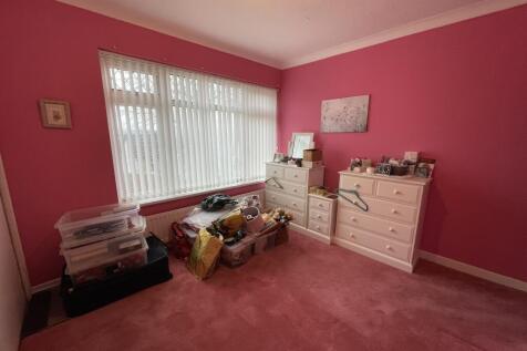 Bedroom 2a.JPG