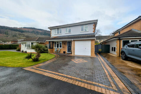 4 Bedroom Detached for Sale
