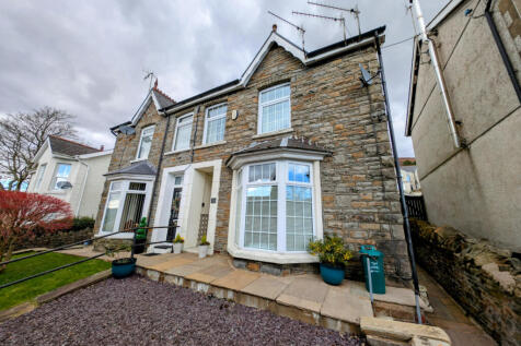 4 bedroom Semi Detached home for Sale