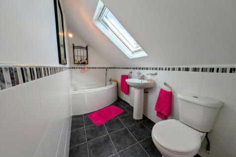 Attic En-Suite