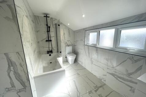 Bathroom 1.JPG