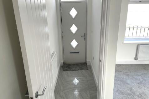 Hallway 1.JPG