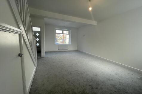 Living room 3.JPG