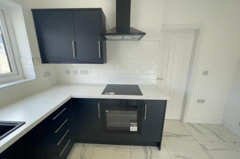 Kitchen 2.JPG