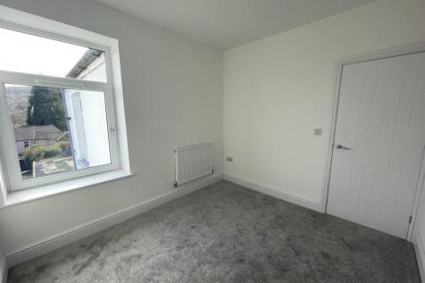 Bedroom 3b.JPG