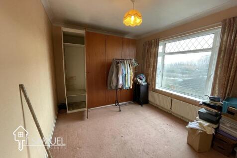 Bedroom 1b.JPG