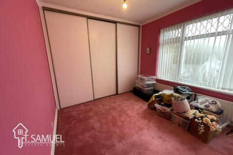Bedroom 2c.JPG