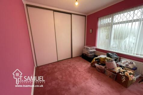 Bedroom 2c.JPG