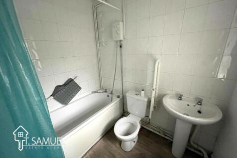 Bathroom.JPG