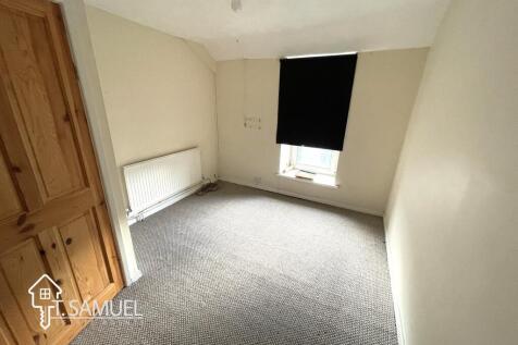 Bedroom 2.JPG