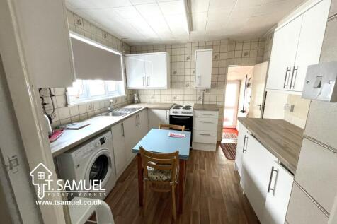 Kitchen.JPG