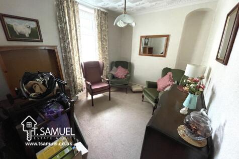 Reception room 1.JPG