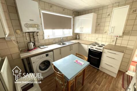 Kitchen b.JPG