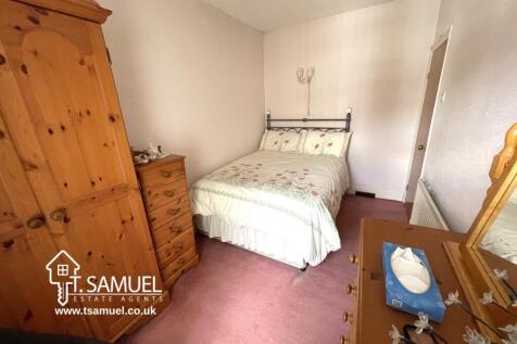 Bedroom 1a.JPG