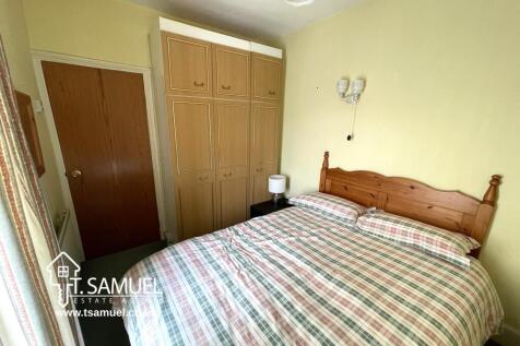 Bedroom 2a.JPG