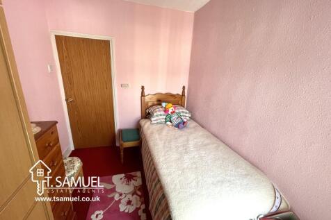 Bedroom 3.JPG