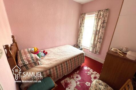 Bedroom 3a.JPG