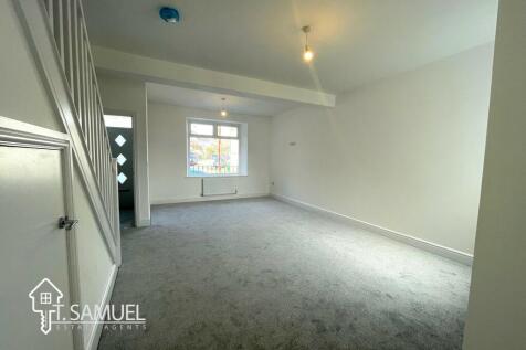Living room 1.JPG
