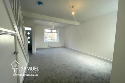 Living room 1.JPG