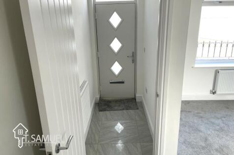 Hallway 1.JPG