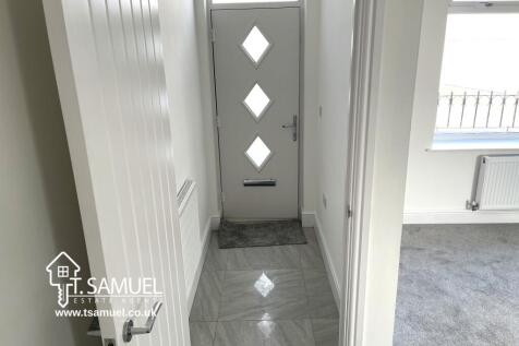 Hallway 1.JPG