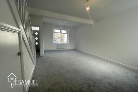 Living room 3.JPG