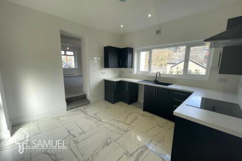 Kitchen 4.JPG