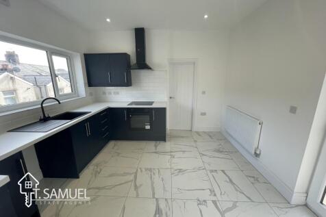Kitchen 3.JPG