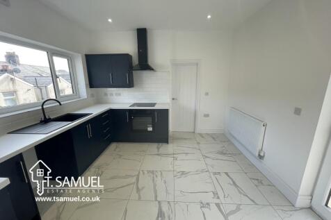 Kitchen 3.JPG