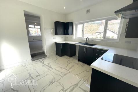 Kitchen 6.JPG