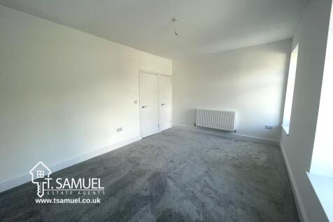 Bedroom 1c.JPG