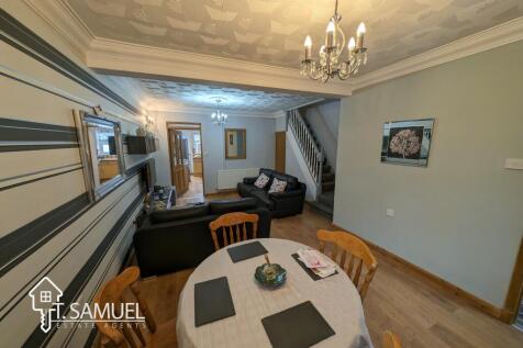 Lounge C