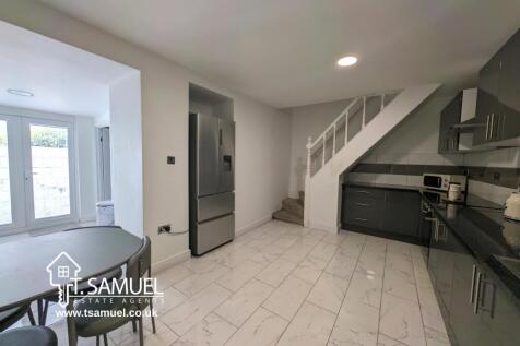 Kitchen b