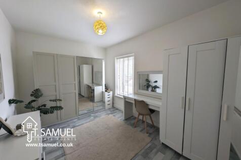 Bedroom 1a