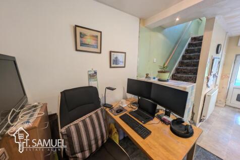 OFFICE SPACE