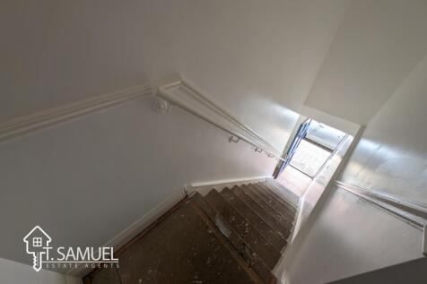 FLAT STAIRS