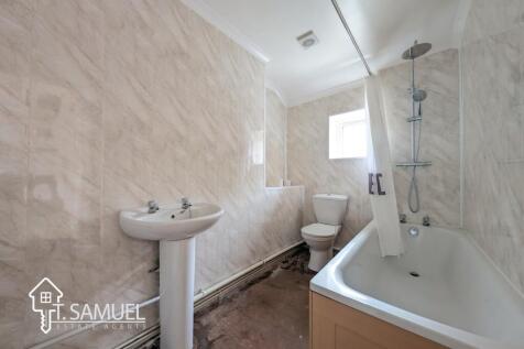 FLAT BATHROOM