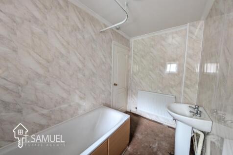 FLAT BATHROOM