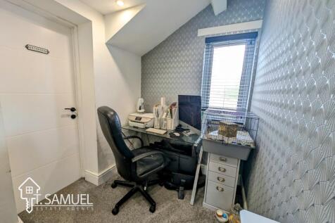 Landing office space