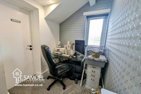 Landing office space